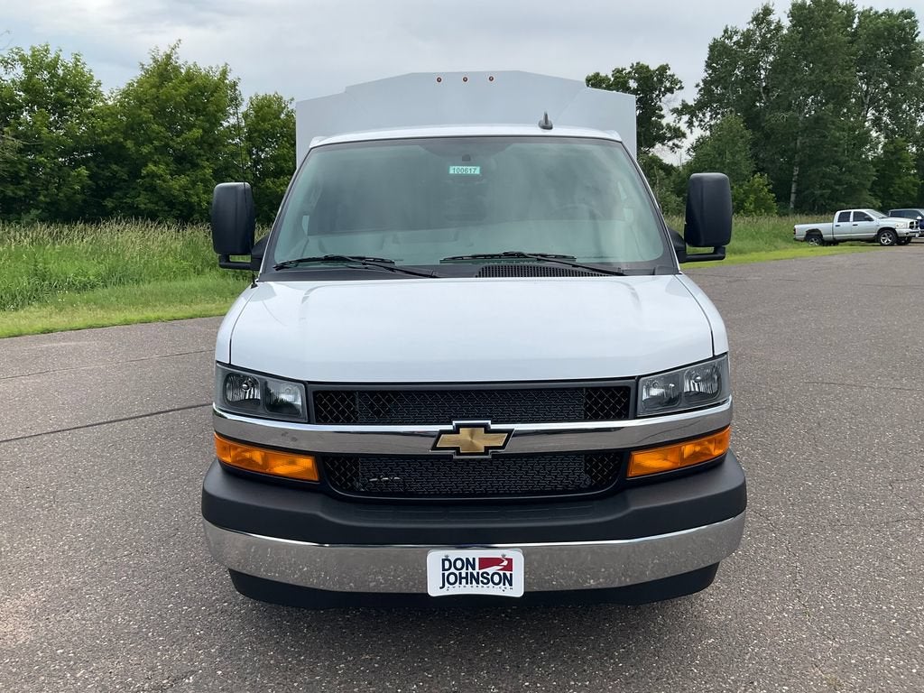 2026 Chevrolet Express Cutaway 3500 1WT