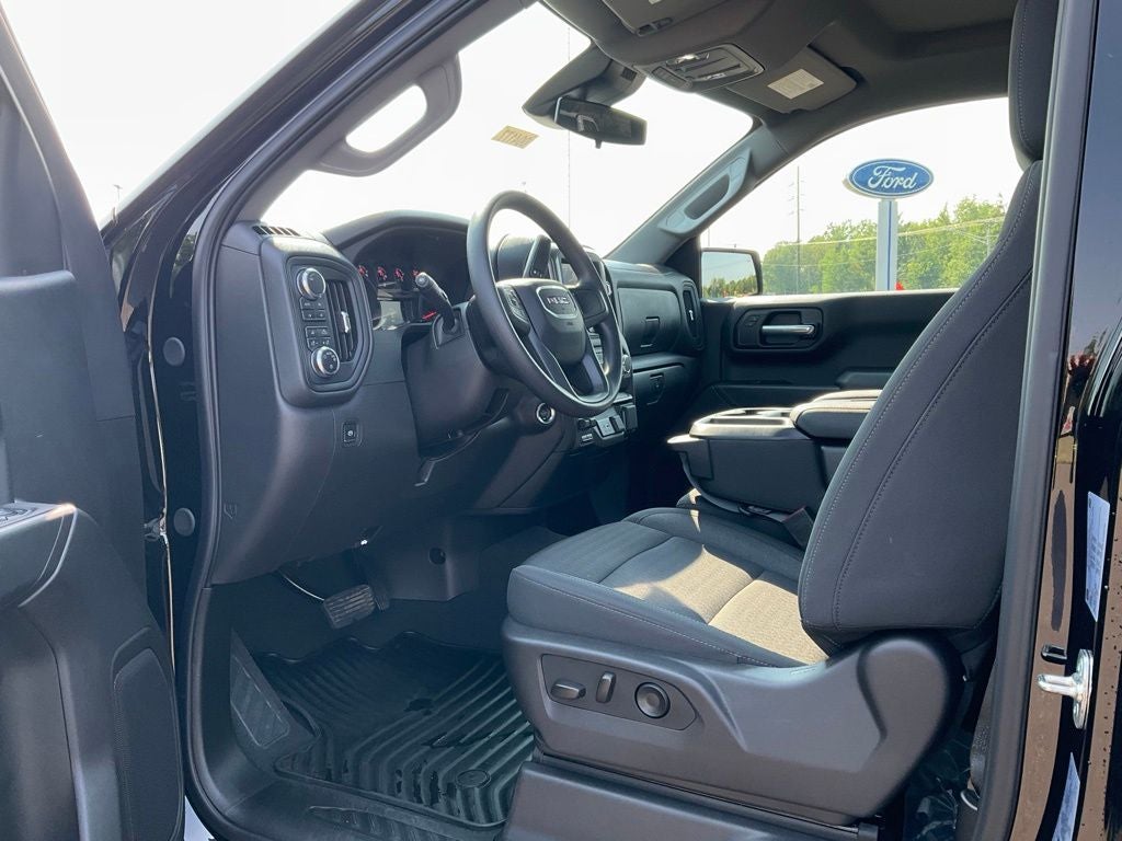 2025 GMC Sierra 1500 Pro