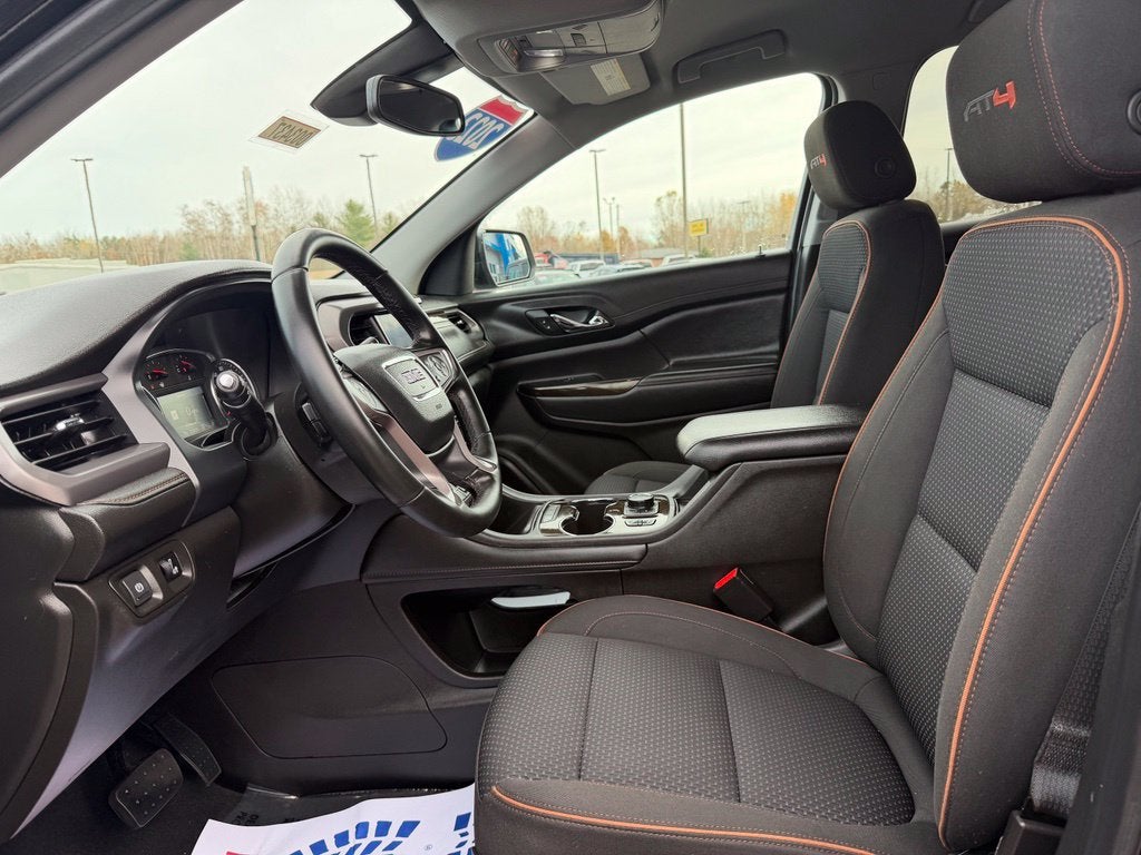 2023 GMC Acadia AT4