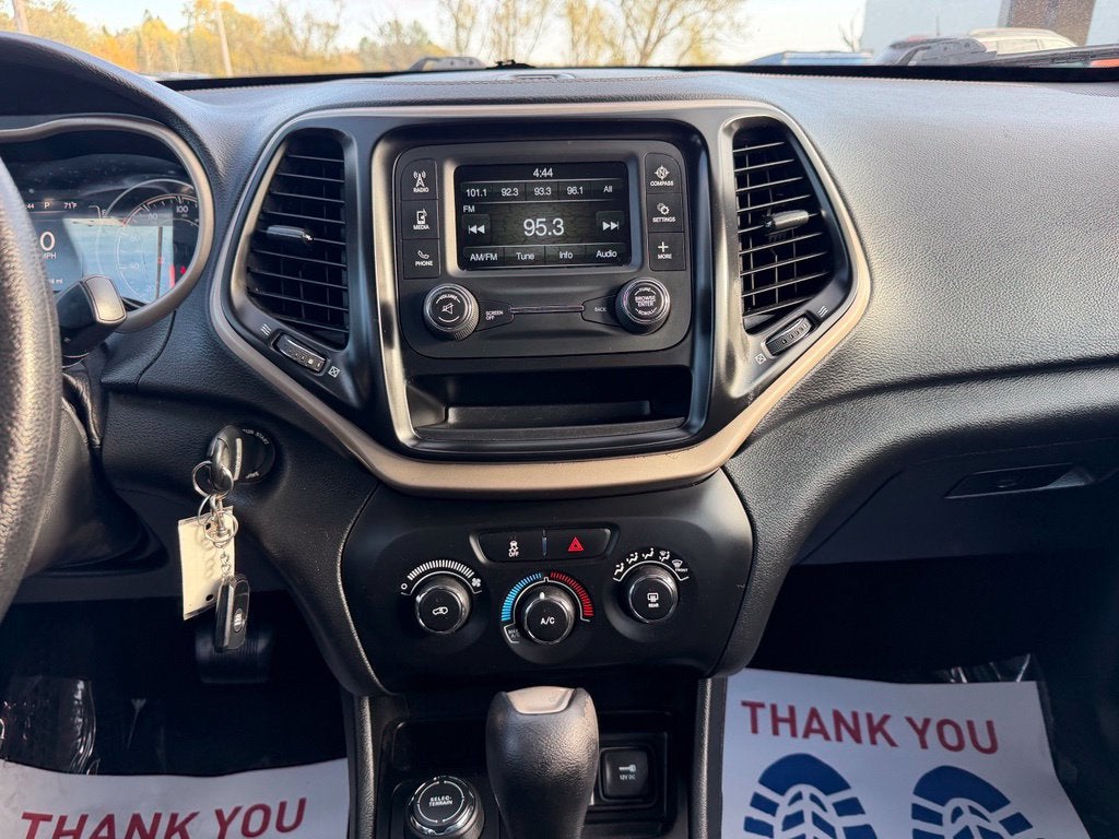 2016 Jeep Cherokee Sport