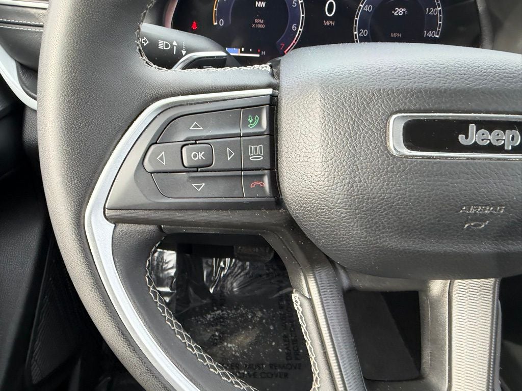 2023 Jeep Grand Cherokee L Laredo 4x4