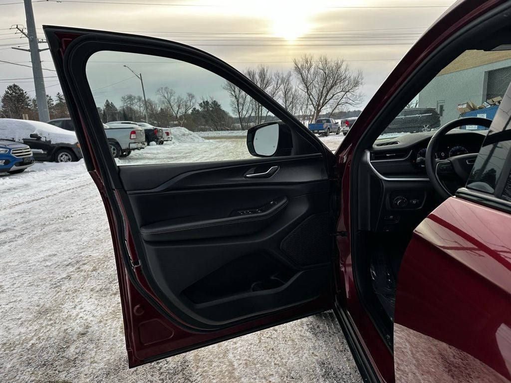 2023 Jeep Grand Cherokee L Altitude 4x4