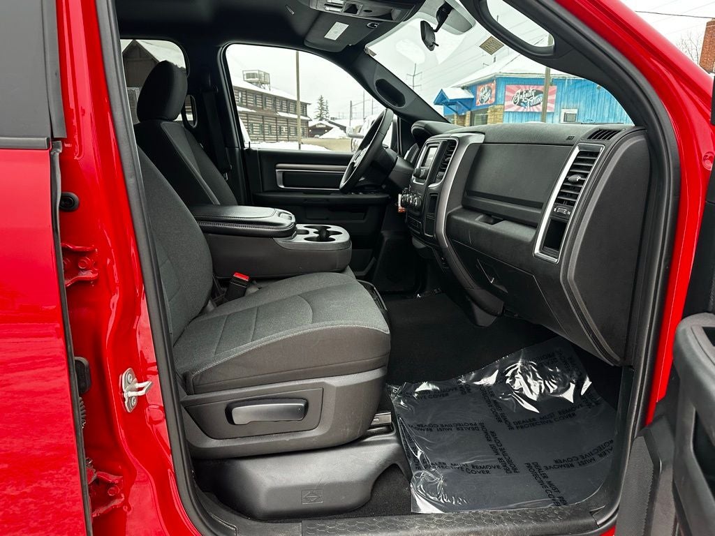 2024 RAM 1500 Classic Warlock Crew Cab 4x4 5'7' Box