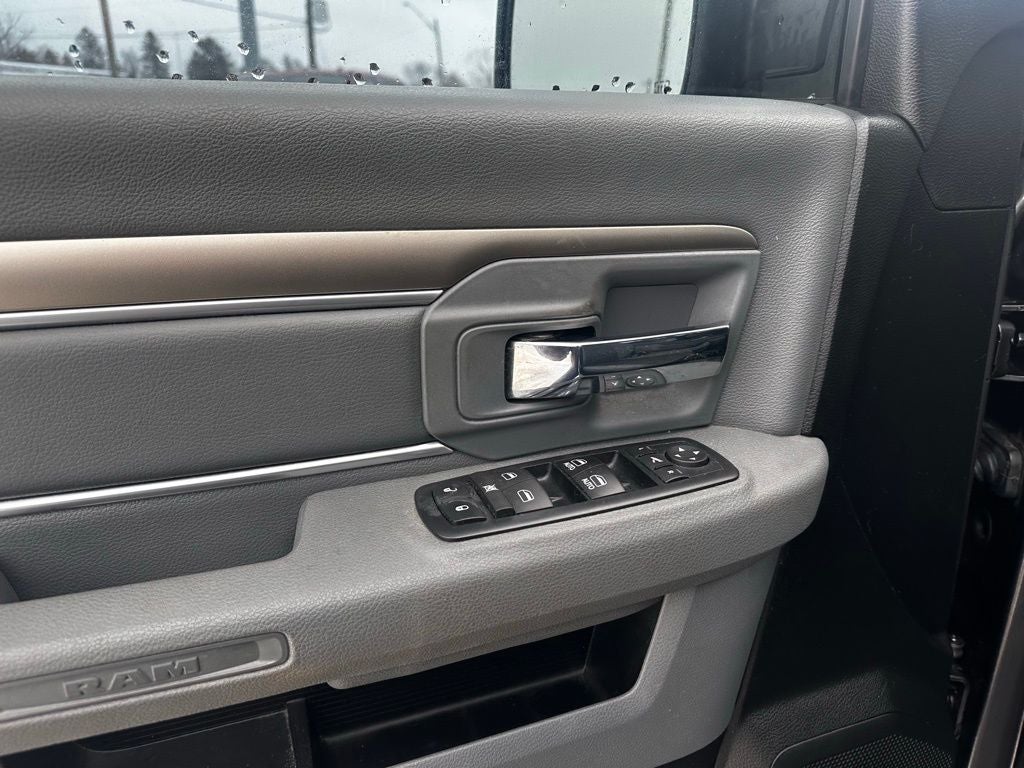 2017 RAM 1500 Big Horn Crew Cab 4x4 5'7' Box