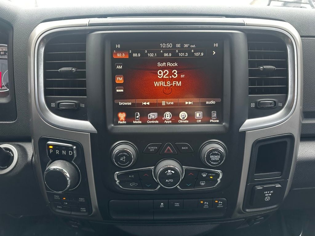 2017 RAM 1500 Big Horn Crew Cab 4x4 5'7' Box