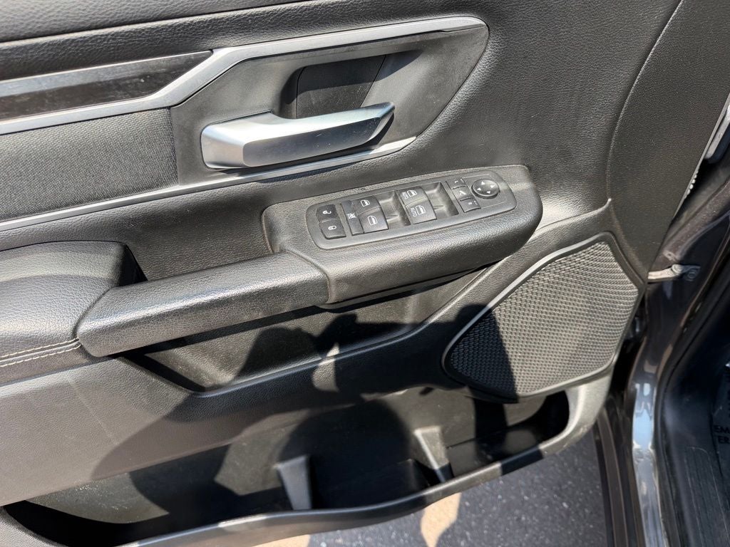 2020 RAM 1500 Big Horn Crew Cab 4x4 5'7' Box