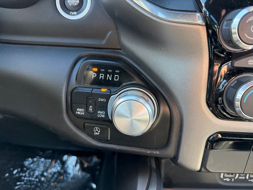 2024 RAM 1500 Laramie Crew Cab 4x4 5'7' Box