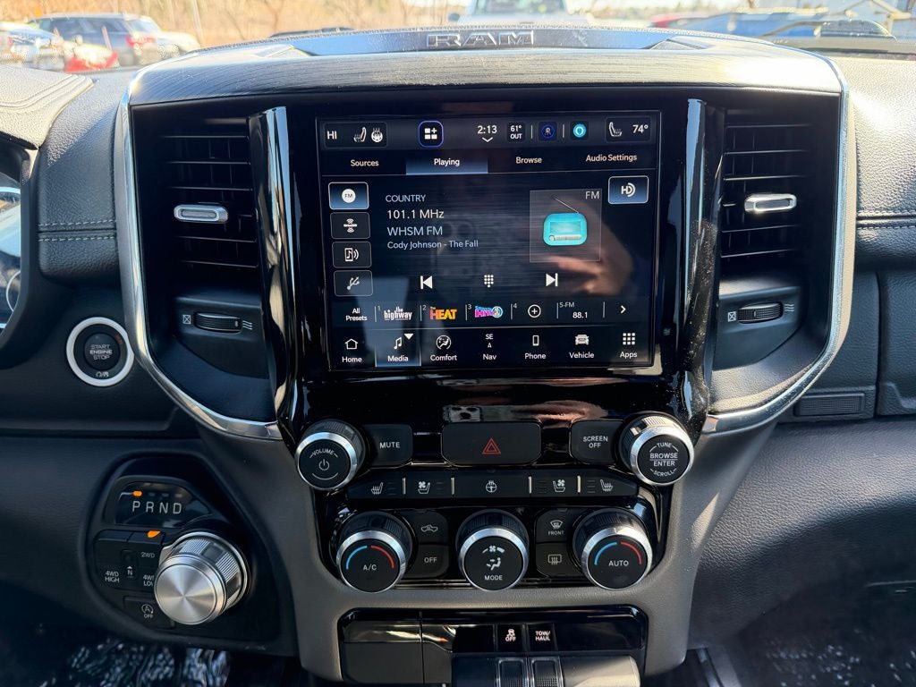 2024 RAM 1500 Laramie Crew Cab 4x4 5'7' Box