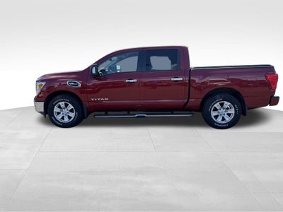 2017 Nissan TITAN SV