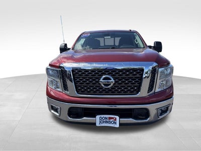 2017 Nissan TITAN SV