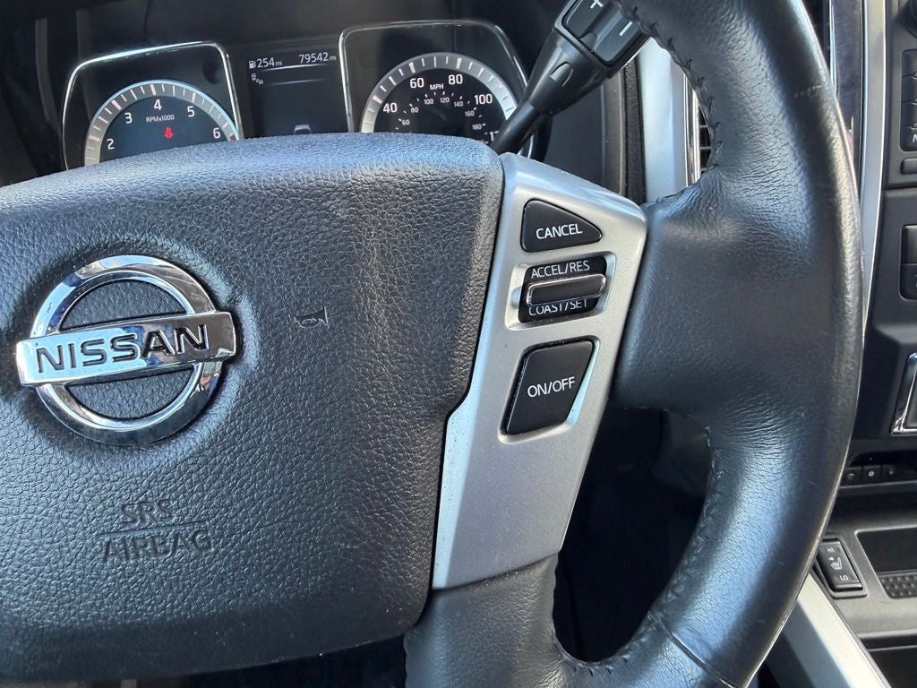 2017 Nissan TITAN SV