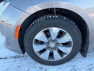 2017 Chrysler Pacifica Hybrid Platinum