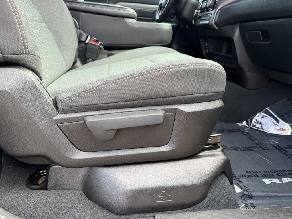 2022 RAM 2500 Tradesman Regular Cab 4x4 8' Box
