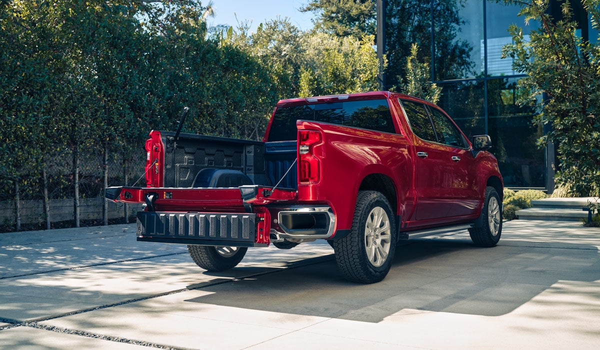 Don Johnson's Hayward Motors Chevrolet in Hayward WI